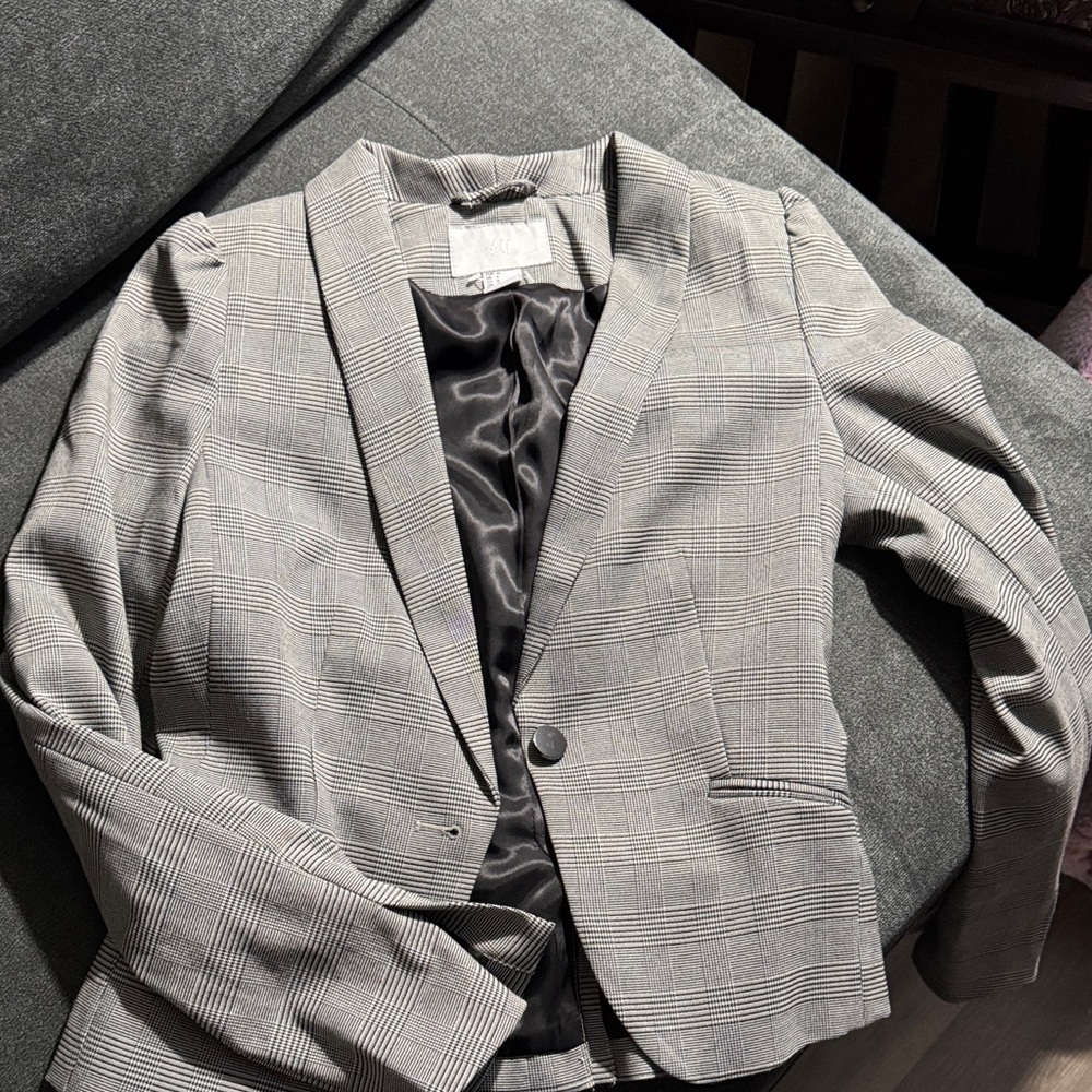 H&M Women's Gray and white Plaid Blazer